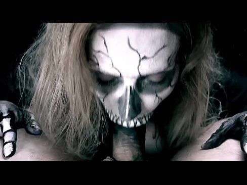 ❤️ Demoniczna dziewczyna ssąca kutasa swoimi czarnymi ustami i połykająca spermę. Super porn at pl.porn33.top ﹏